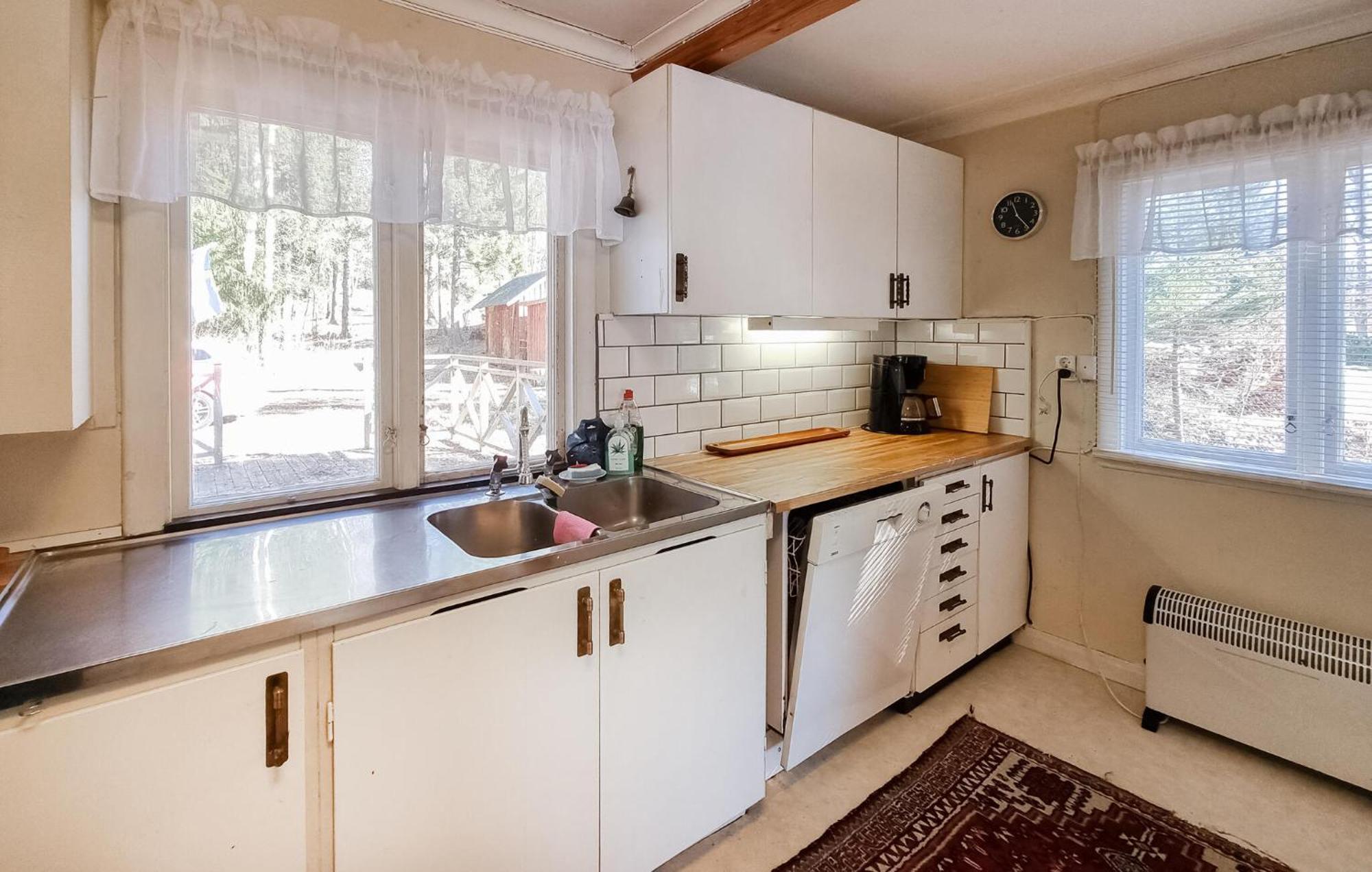 Lovely Home In Alingsas With Lake View Exteriér fotografie
