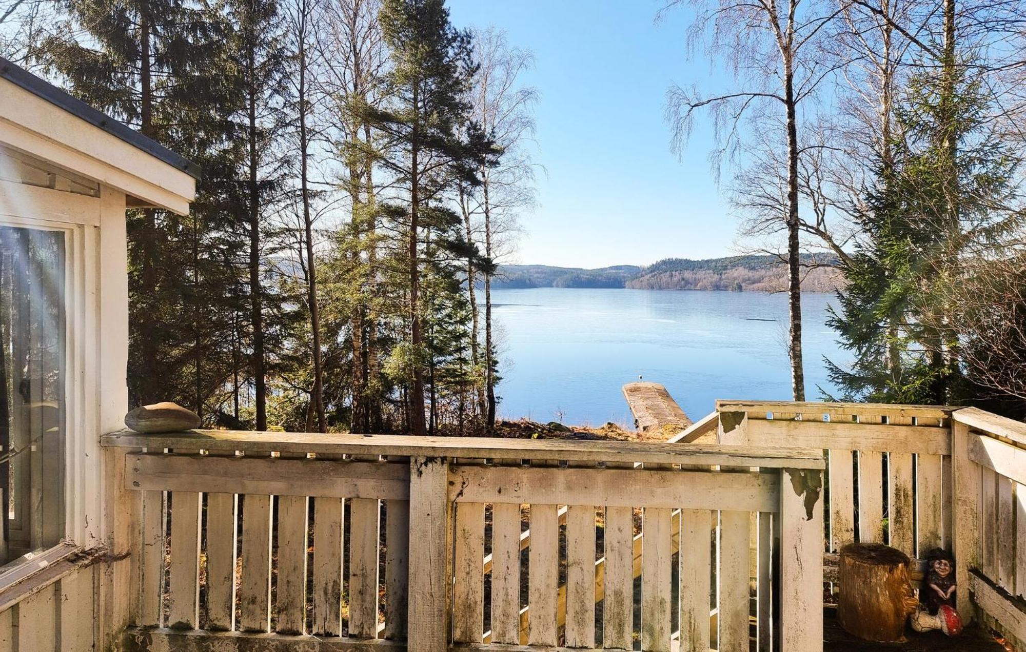 Lovely Home In Alingsas With Lake View Exteriér fotografie